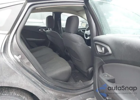 2015 Chrysler 200 Limited z USA, uszkodzony, nr VIN 1C3CCCAB4FN716793